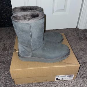 Uggs Grey